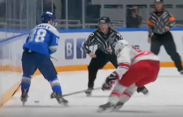KHL Linesman Delivers Huge Hit